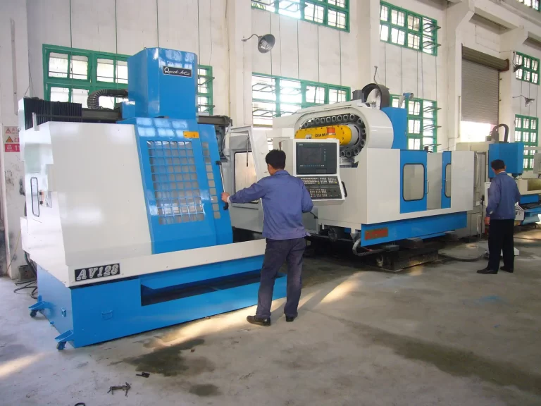 22.Advanced Equipment, plastic injection mold manufacturer