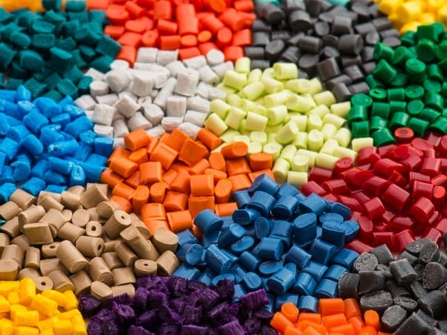 23.injection-molding-plastic-material