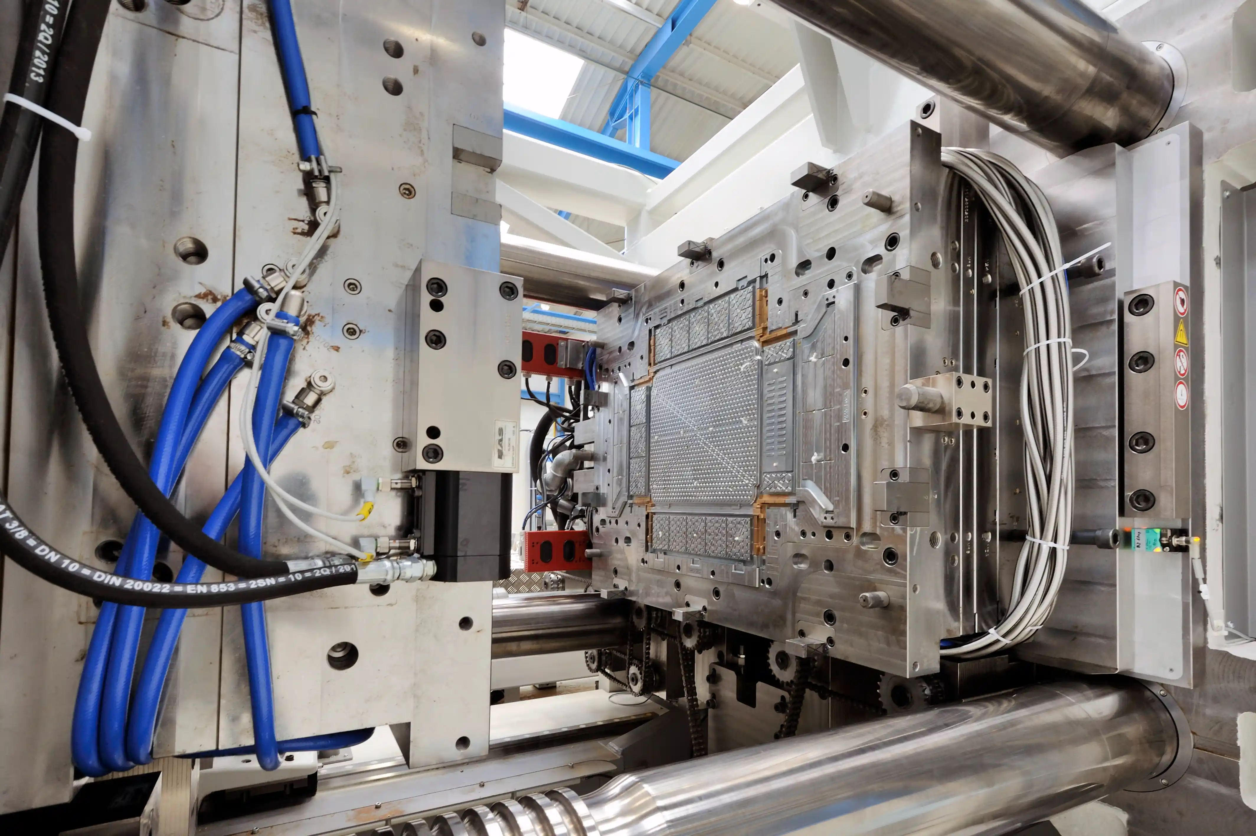25.custom plastic injection mold